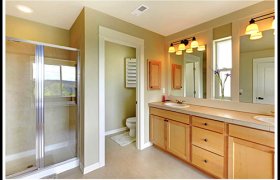 Best Ways to Clean Glass Shower Doors